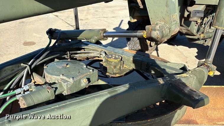 image for item ED2328 1990 John Deere 570B motor grader