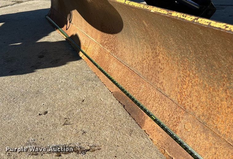 image for item ED2328 1990 John Deere 570B motor grader