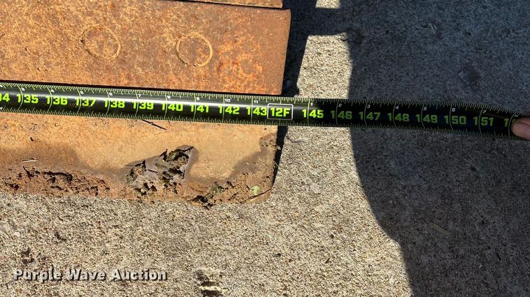 image for item ED2328 1990 John Deere 570B motor grader