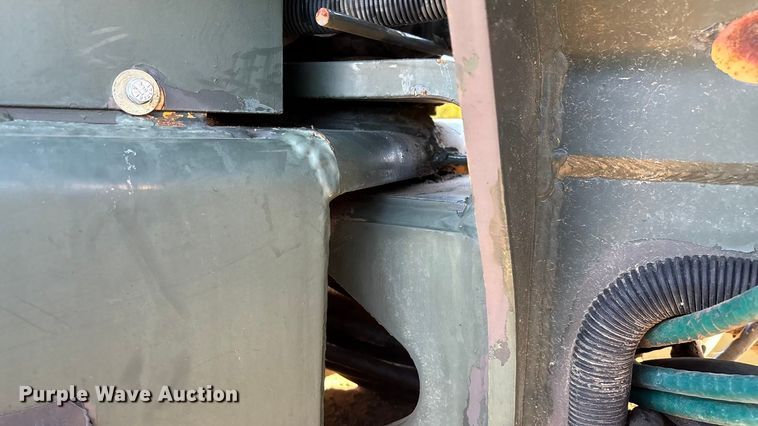 image for item ED2328 1990 John Deere 570B motor grader