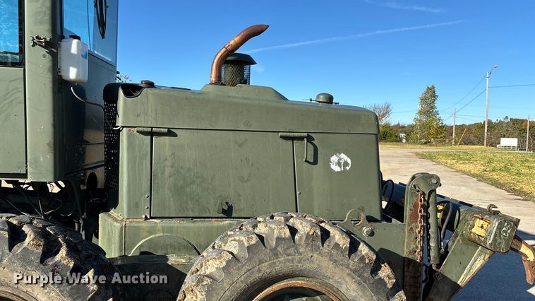 image for item ED2328 1990 John Deere 570B motor grader