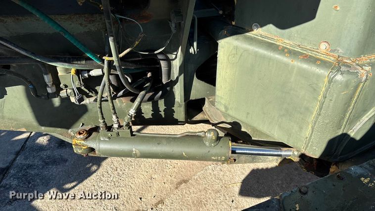 image for item ED2328 1990 John Deere 570B motor grader