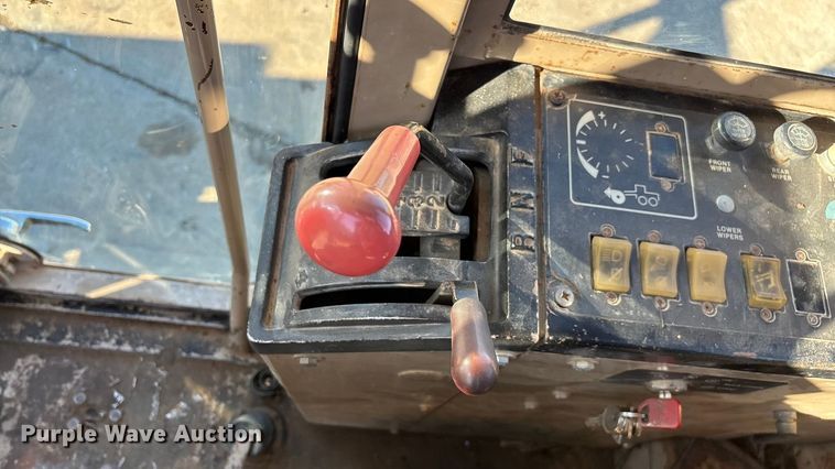 image for item ED2328 1990 John Deere 570B motor grader