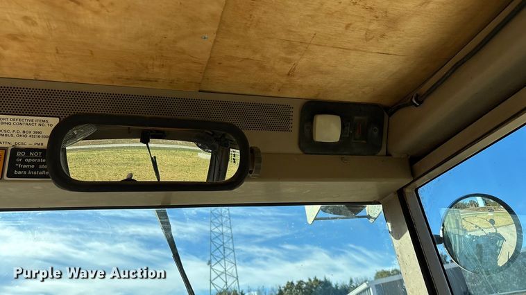 image for item ED2328 1990 John Deere 570B motor grader