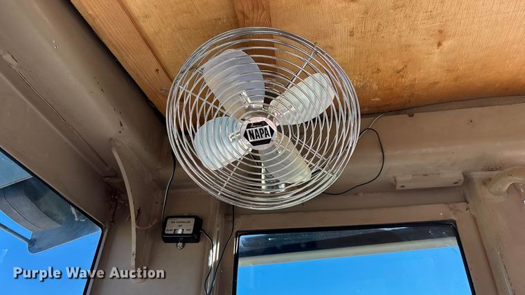 image for item ED2328 1990 John Deere 570B motor grader