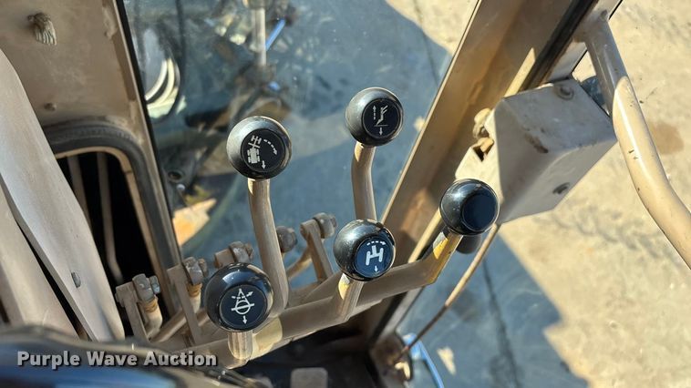 image for item ED2328 1990 John Deere 570B motor grader