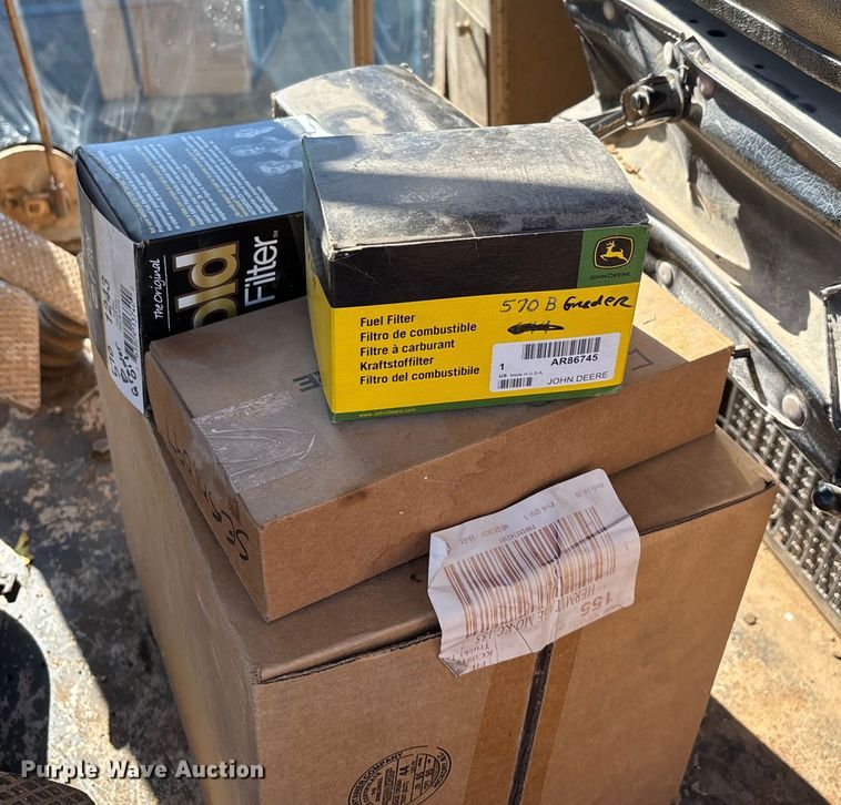 image for item ED2328 1990 John Deere 570B motor grader