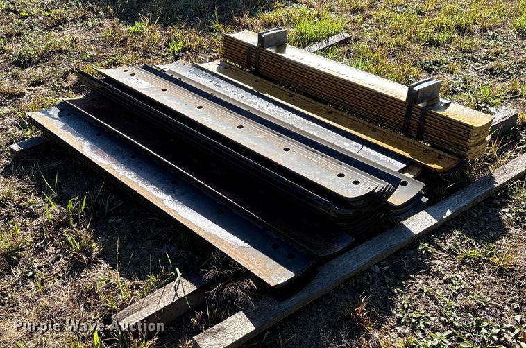 image for item ED2329 Approximately 38 cutting edges