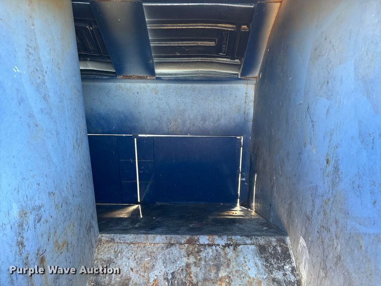 image for item ED2330 2013 Pro-Tainer recycle trailer