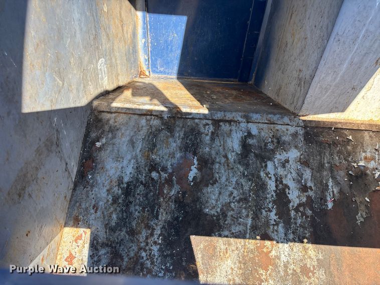 image for item ED2330 2013 Pro-Tainer recycle trailer