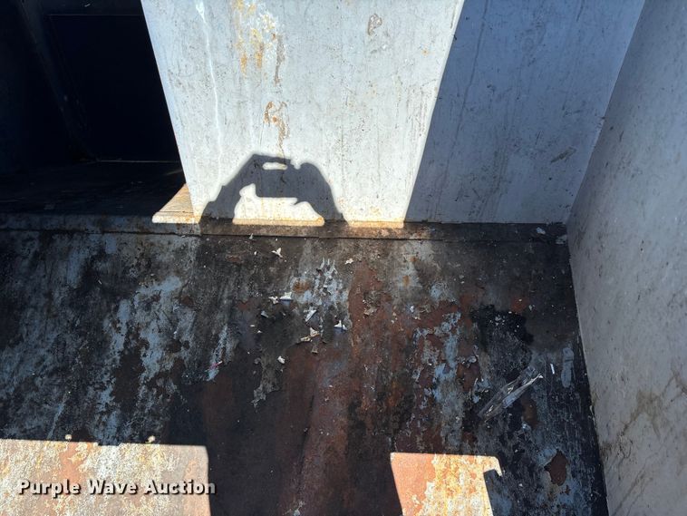 image for item ED2330 2013 Pro-Tainer recycle trailer