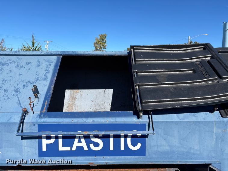 image for item ED2330 2013 Pro-Tainer recycle trailer