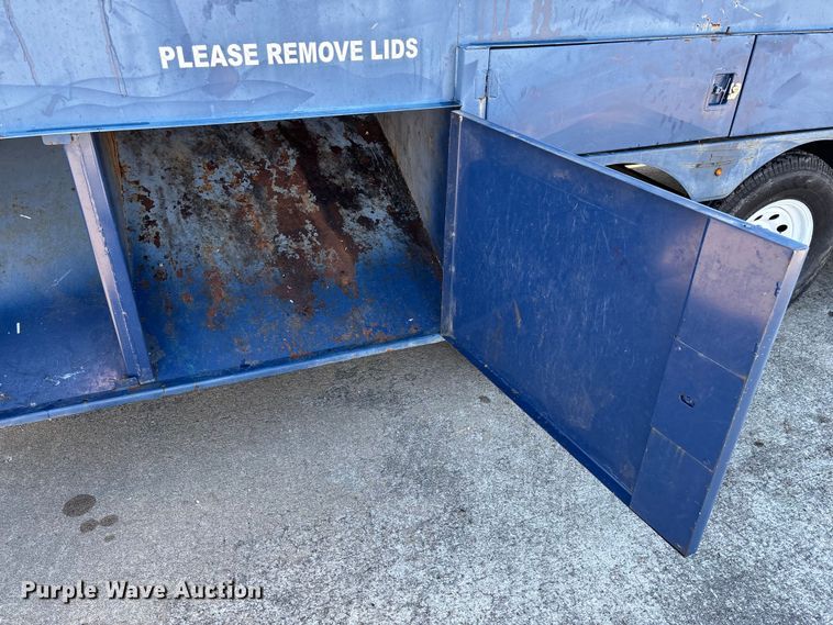 image for item ED2331 2013 Pro-Tainer recycle trailer