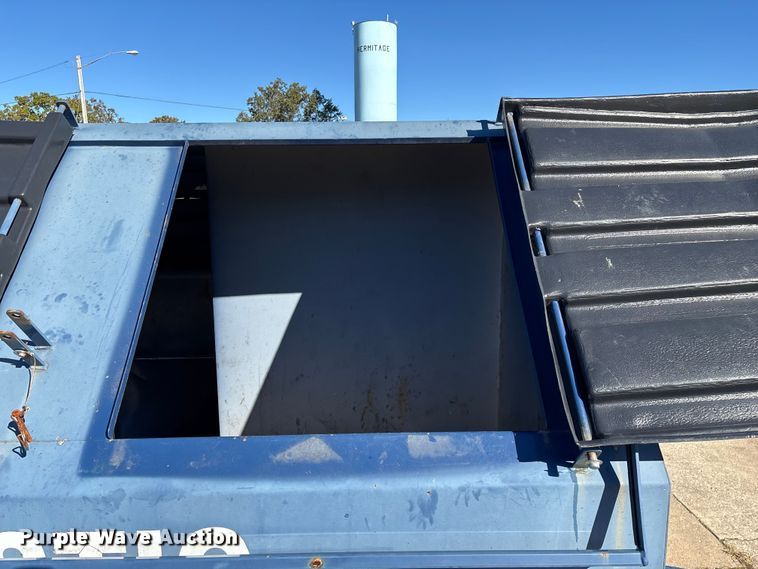 image for item ED2331 2013 Pro-Tainer recycle trailer