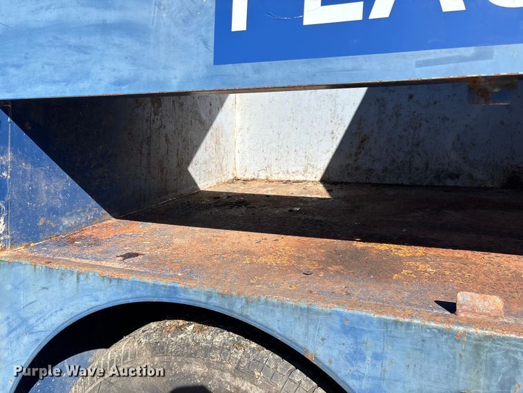 image for item ED2331 2013 Pro-Tainer recycle trailer