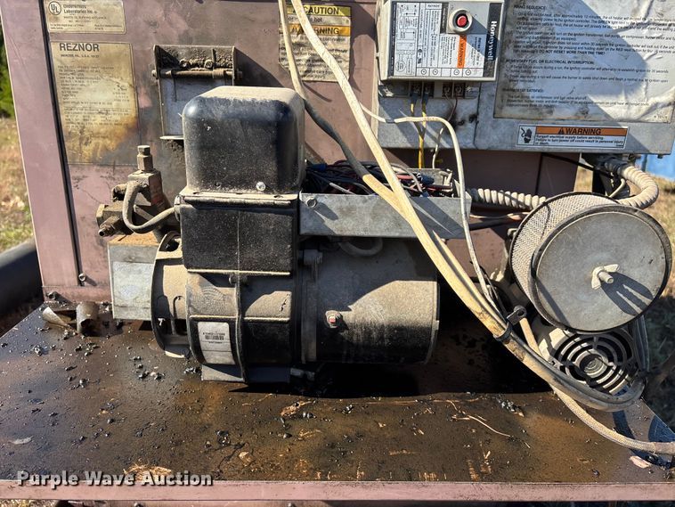 image for item ED2332 Reznor RA235 oil heater