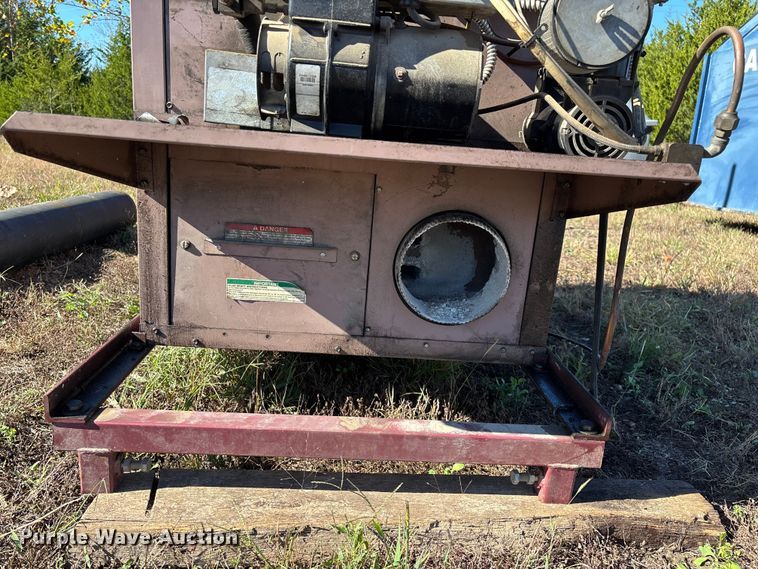 image for item ED2332 Reznor RA235 oil heater