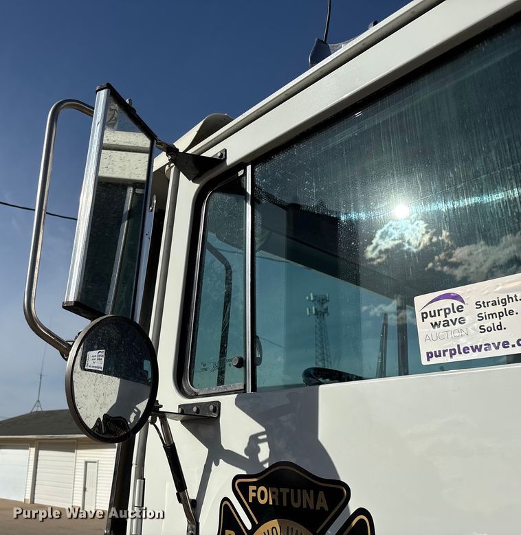 image for item ED2334 1993 Mack MR688P pumper fire truck