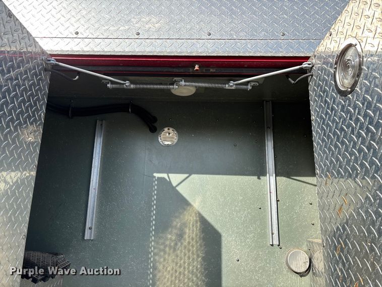 image for item ED2334 1993 Mack MR688P pumper fire truck