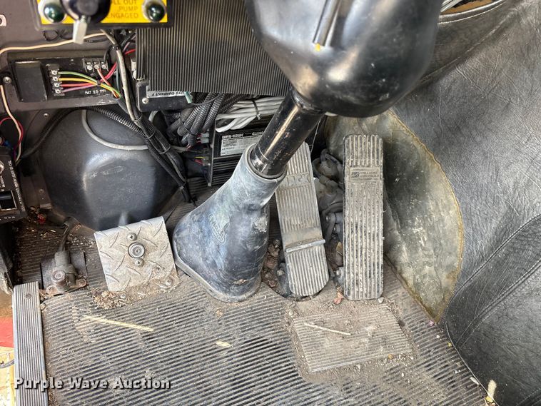 image for item ED2334 1993 Mack MR688P pumper fire truck