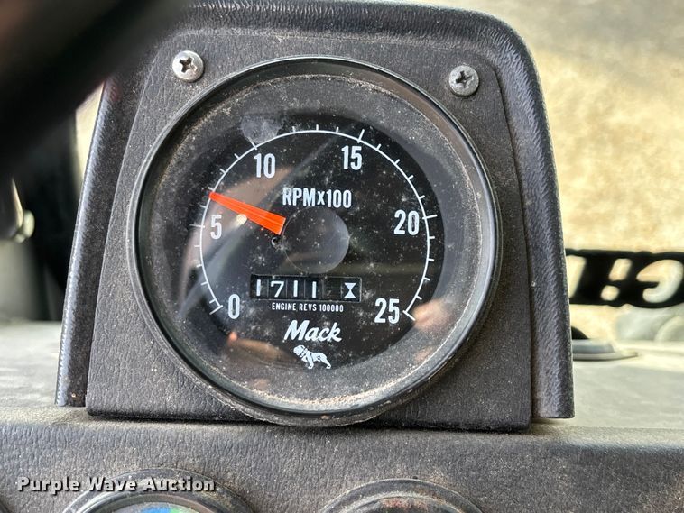 image for item ED2334 1993 Mack MR688P pumper fire truck