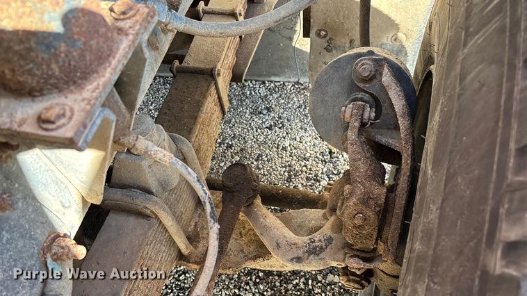 image for item ED2334 1993 Mack MR688P pumper fire truck