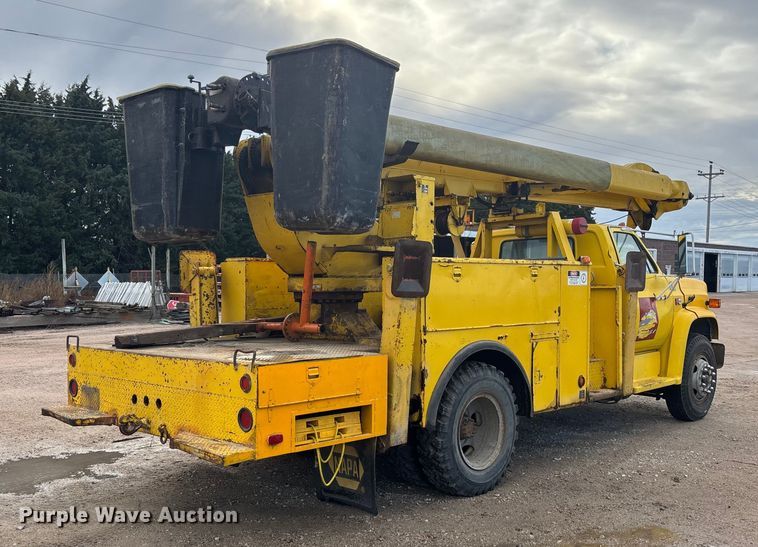 image for item EE4202 1984 GMC 7000 bucket truck