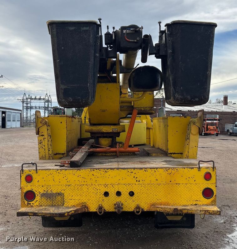 image for item EE4202 1984 GMC 7000 bucket truck