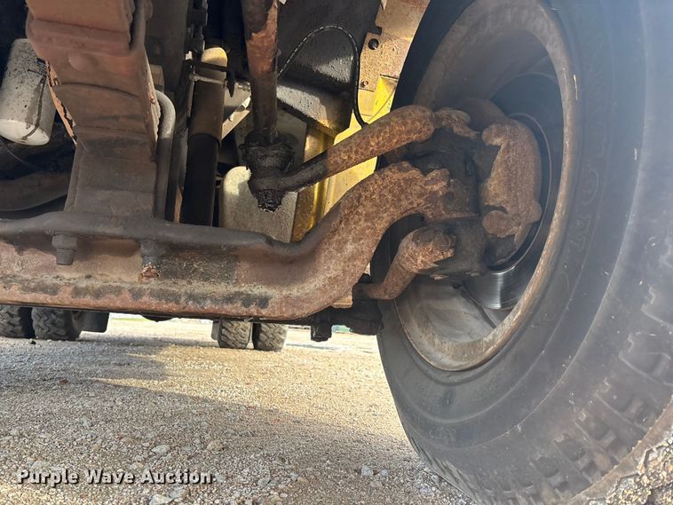 image for item EE4202 1984 GMC 7000 bucket truck