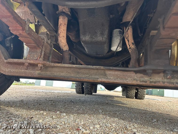 image for item EE4202 1984 GMC 7000 bucket truck