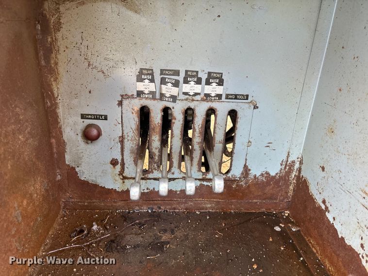 image for item EE4202 1984 GMC 7000 bucket truck