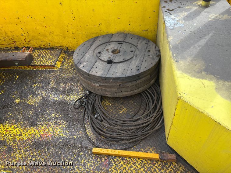 image for item EE4202 1984 GMC 7000 bucket truck