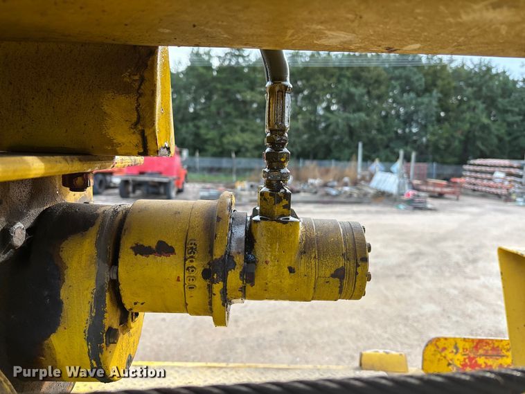 image for item EE4202 1984 GMC 7000 bucket truck