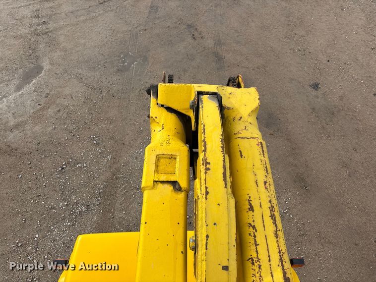 image for item EE4202 1984 GMC 7000 bucket truck