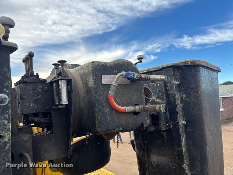 image for item EE4202 1984 GMC 7000 bucket truck