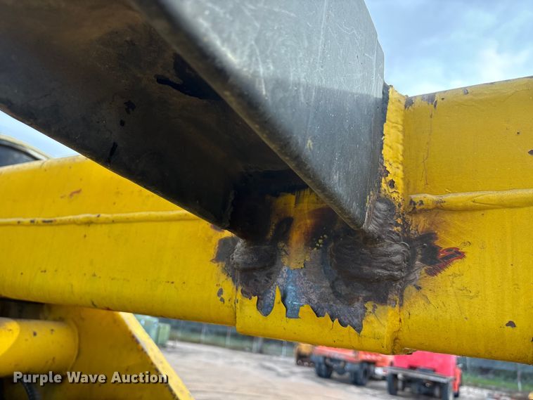 image for item EE4202 1984 GMC 7000 bucket truck