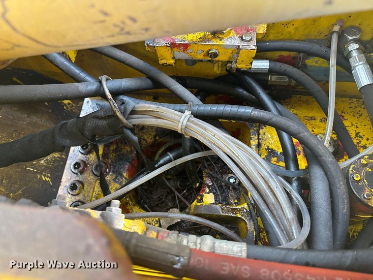 image for item EE4202 1984 GMC 7000 bucket truck