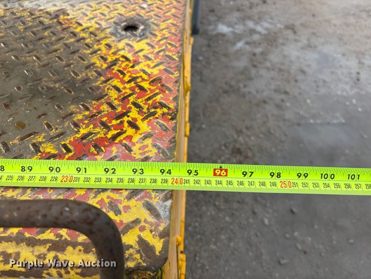 image for item EE4202 1984 GMC 7000 bucket truck