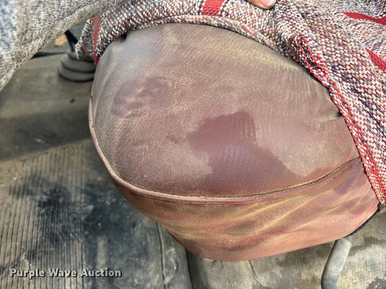 image for item EE4202 1984 GMC 7000 bucket truck