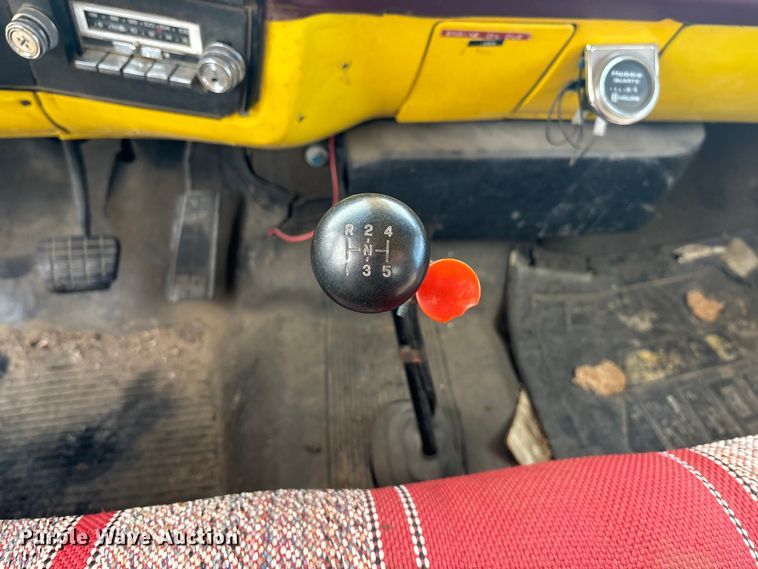 image for item EE4202 1984 GMC 7000 bucket truck