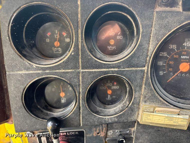 image for item EE4202 1984 GMC 7000 bucket truck