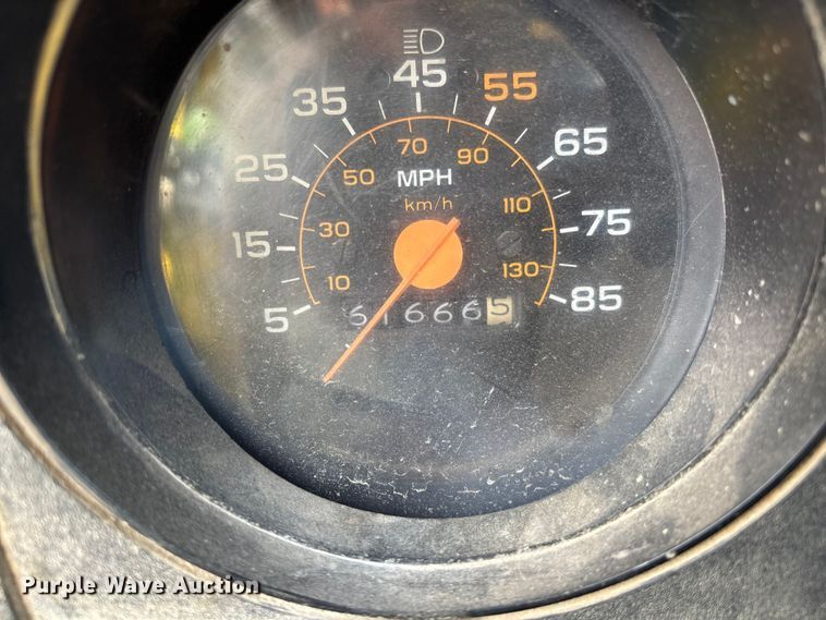 image for item EE4202 1984 GMC 7000 bucket truck