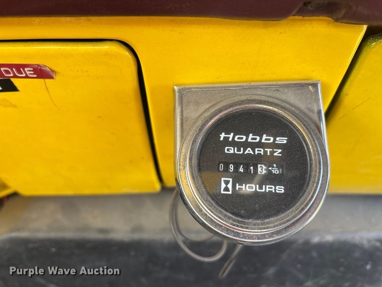 image for item EE4202 1984 GMC 7000 bucket truck