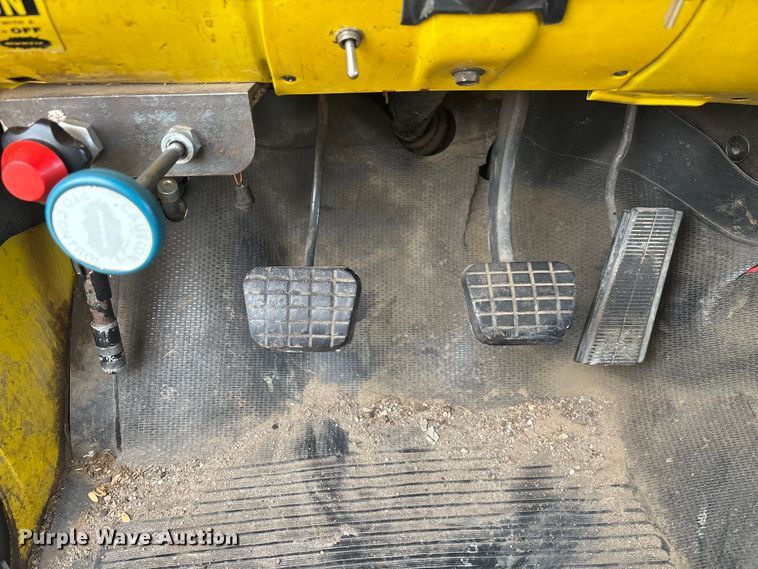 image for item EE4202 1984 GMC 7000 bucket truck