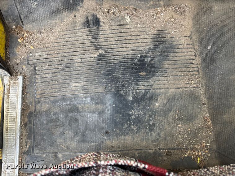 image for item EE4202 1984 GMC 7000 bucket truck