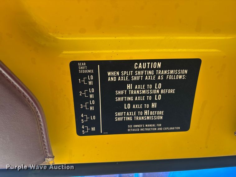 image for item EE4202 1984 GMC 7000 bucket truck