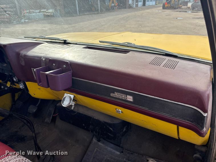 image for item EE4202 1984 GMC 7000 bucket truck