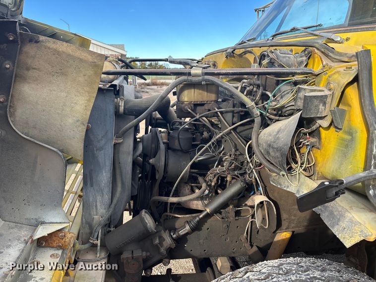 image for item EE4202 1984 GMC 7000 bucket truck