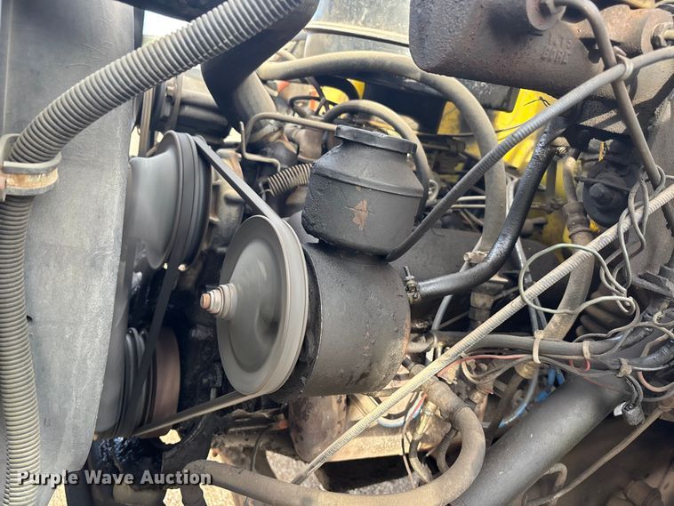 image for item EE4202 1984 GMC 7000 bucket truck