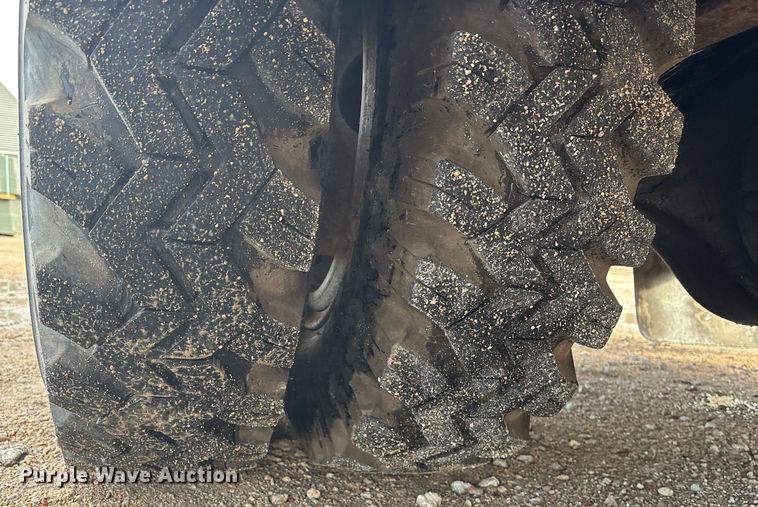 image for item EE4202 1984 GMC 7000 bucket truck